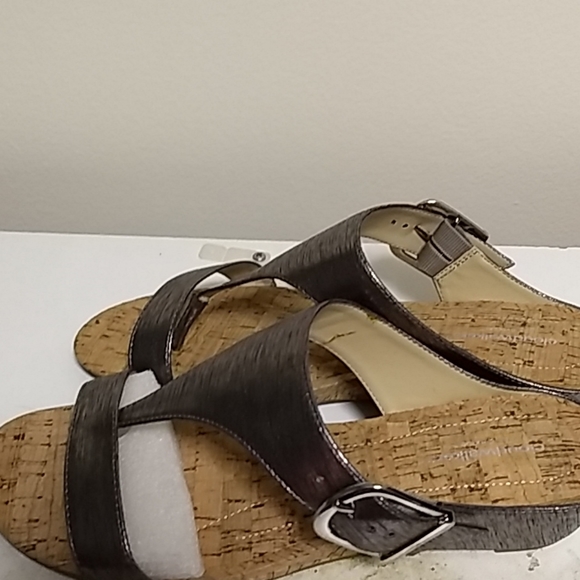 Sandals - Picture 2 of 4